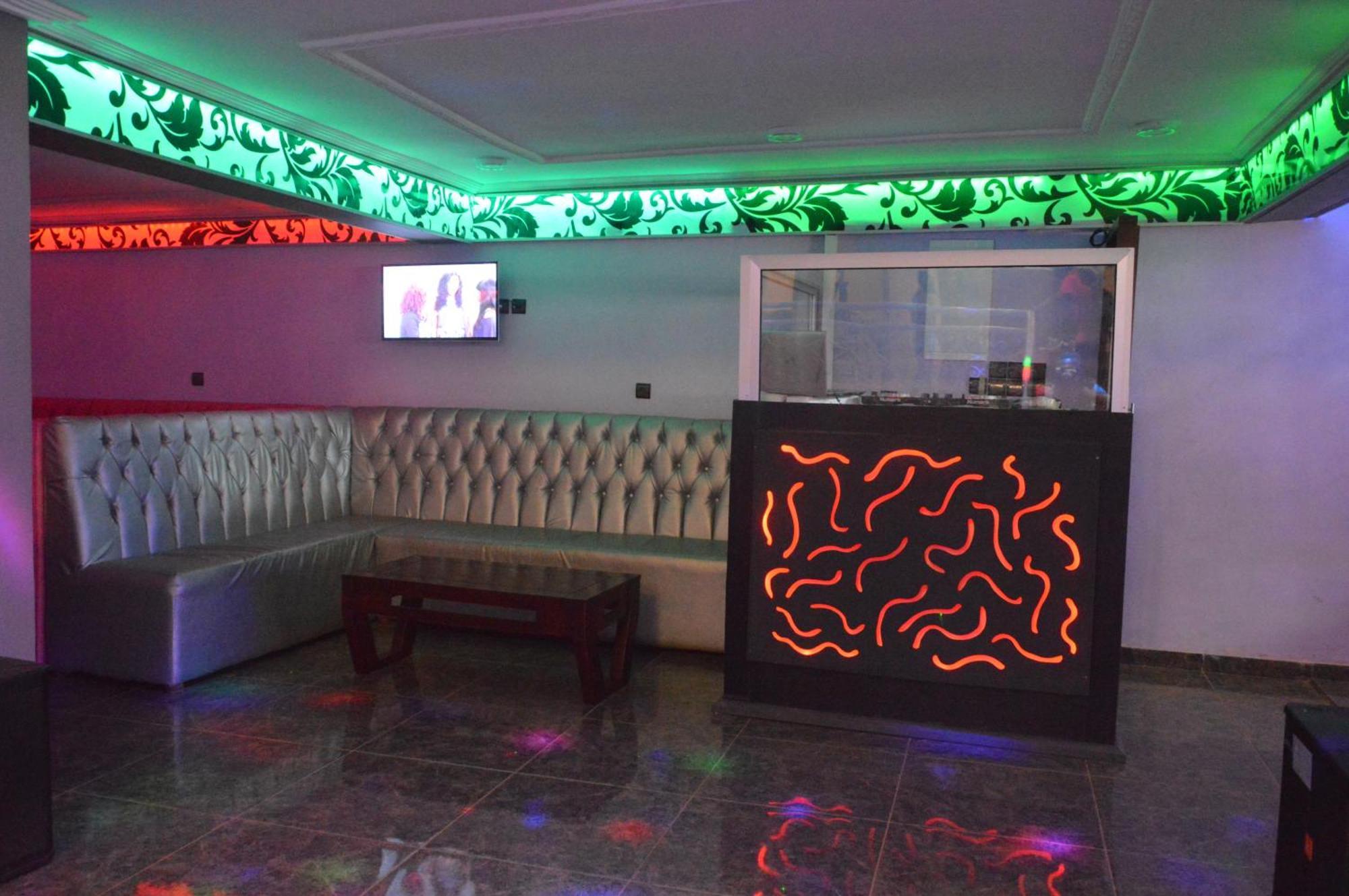 Nikita Hotel Yaounde Luaran gambar